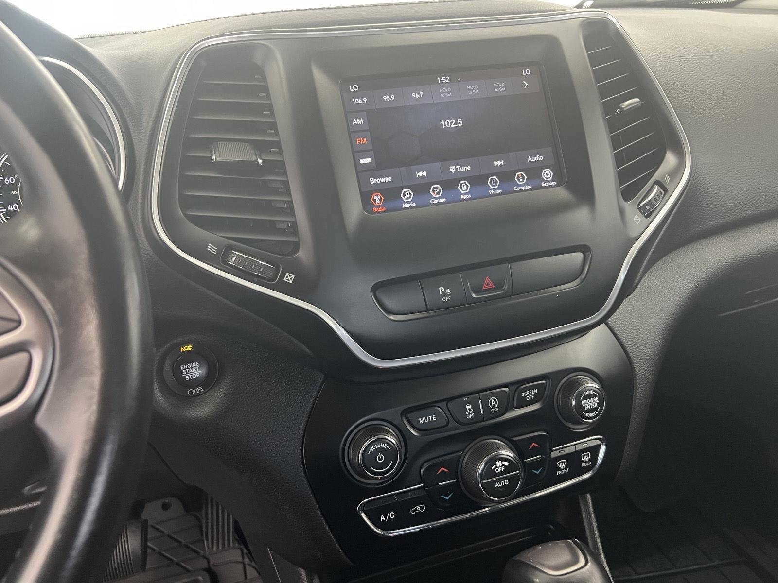 2019 Jeep Cherokee Latitude Plus - Photo 16