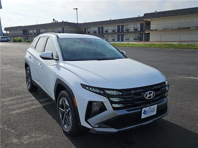 New 2026 Creamy White Pearl Hyundai SEL image 6