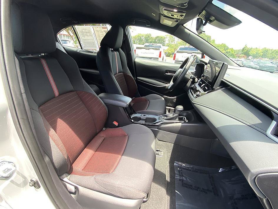 Used 2025 Classic Silver Metallic Toyota SE image 19