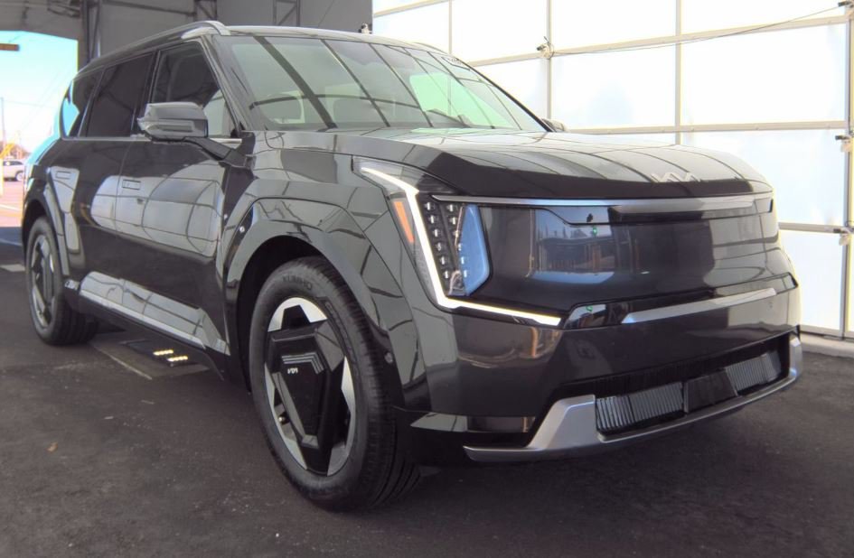 Used 2024 Kia EV9 Land with VIN KNDADFS55R6026785 for sale in Kansas City
