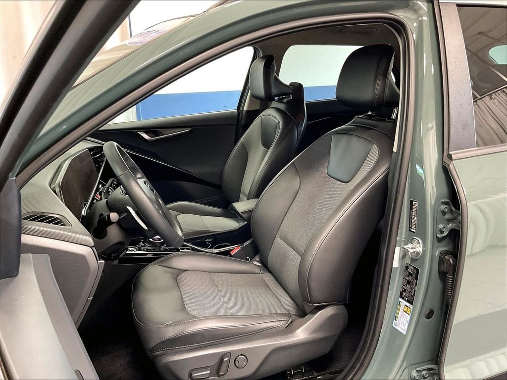 Used 2023 Green Kia Wind image 10