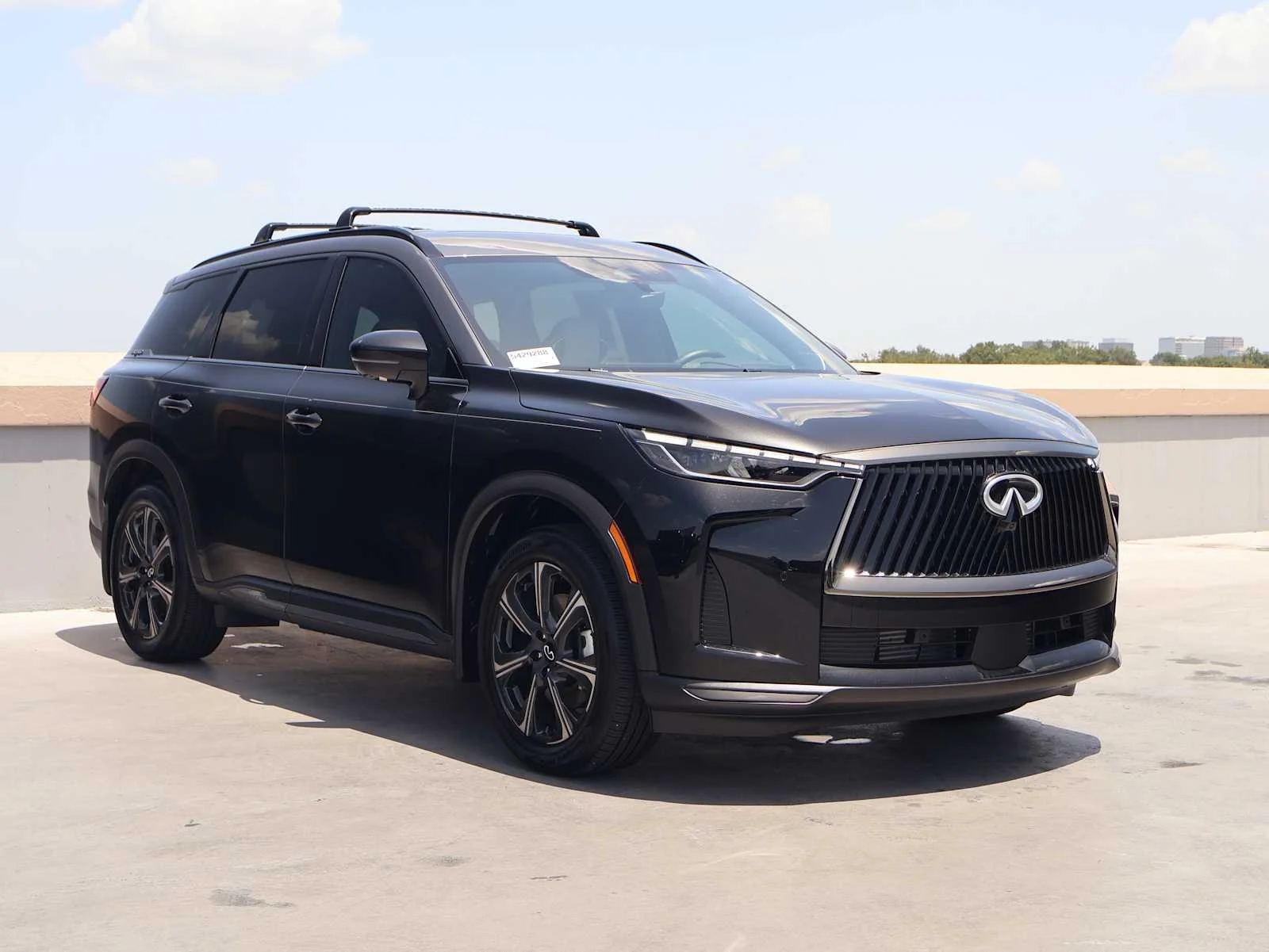 Certified Used 2026 Mineral Black/Graphite Shadow INFINITI AUTOGRAPH image 4