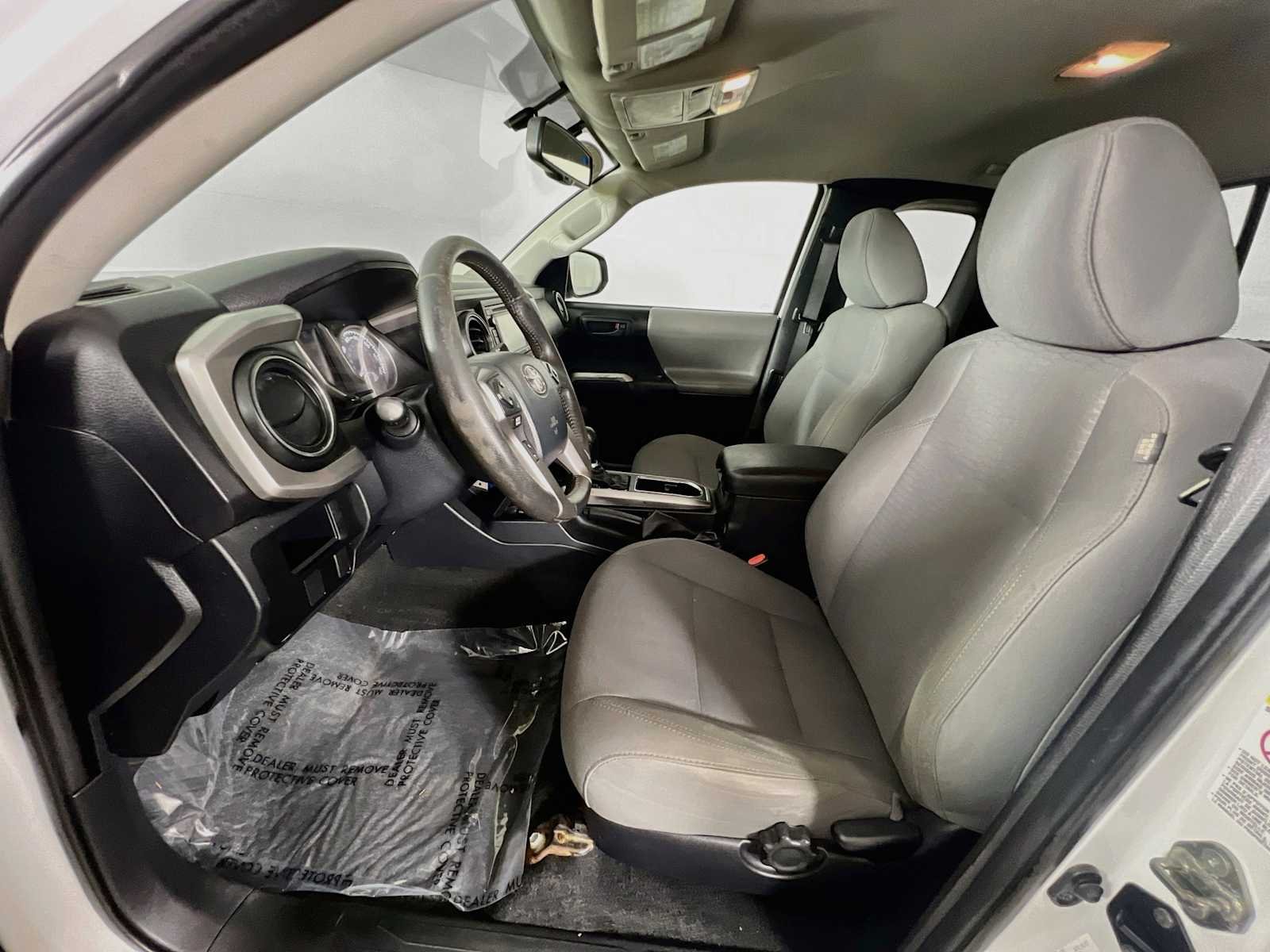 Used 2017 Super White Toyota SR5 image 21