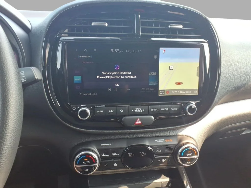 Used 2023 White Kia S image 19