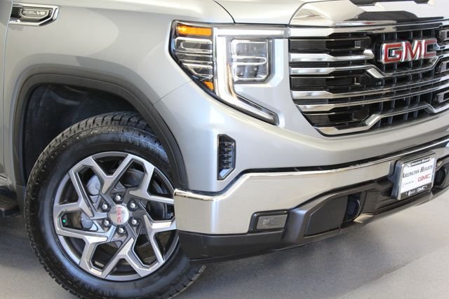Used 2023 Silver GMC SLT image 3