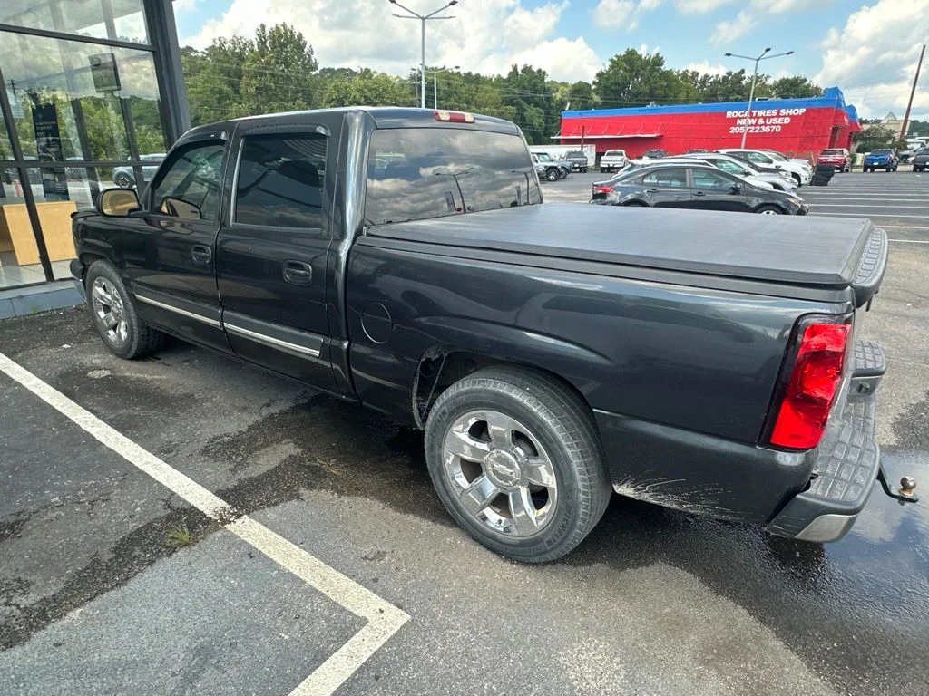 Used 2004 Dark Gray Metallic Chevrolet LS image 11