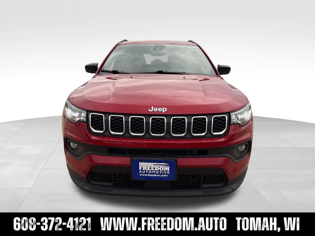 Used 2025 Red Jeep Latitude image 12
