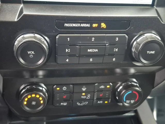 Used 2019 Silver Ford XLT image 26
