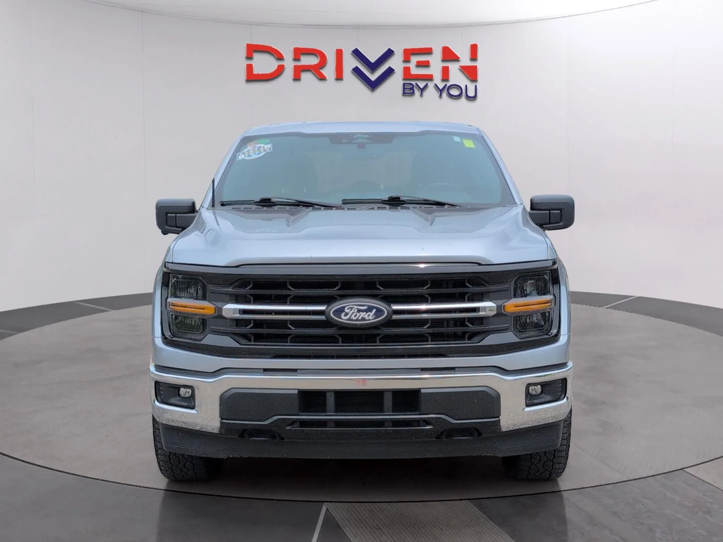 Used 2024 Iconic Silver Ford XLT image 8