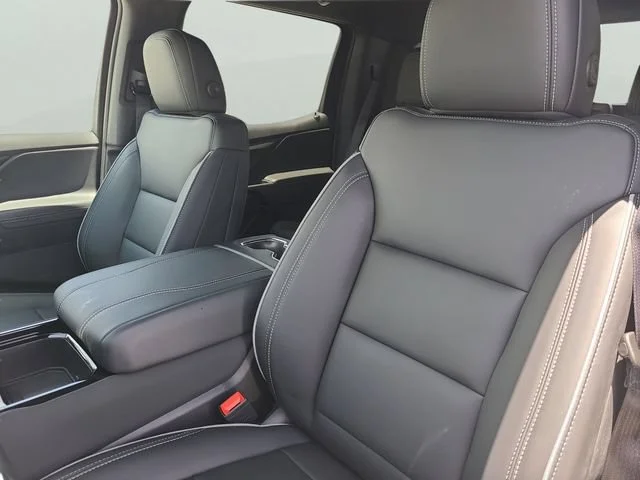 New 2026 Slate Gray Metallic Chevrolet LT - Standard Range image 21