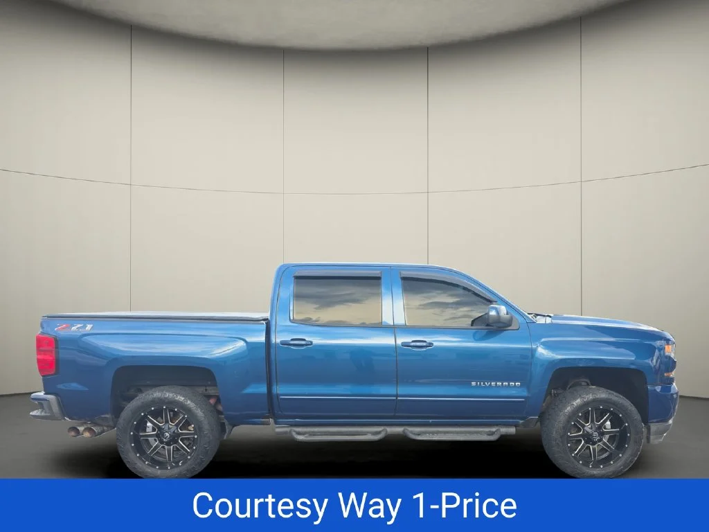 Used 2018 Blue Chevrolet LT image 11