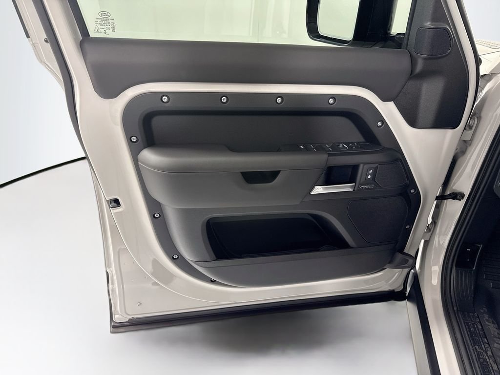 New 2026 Borasco Grey Land Rover X-Dynamic SE image 25