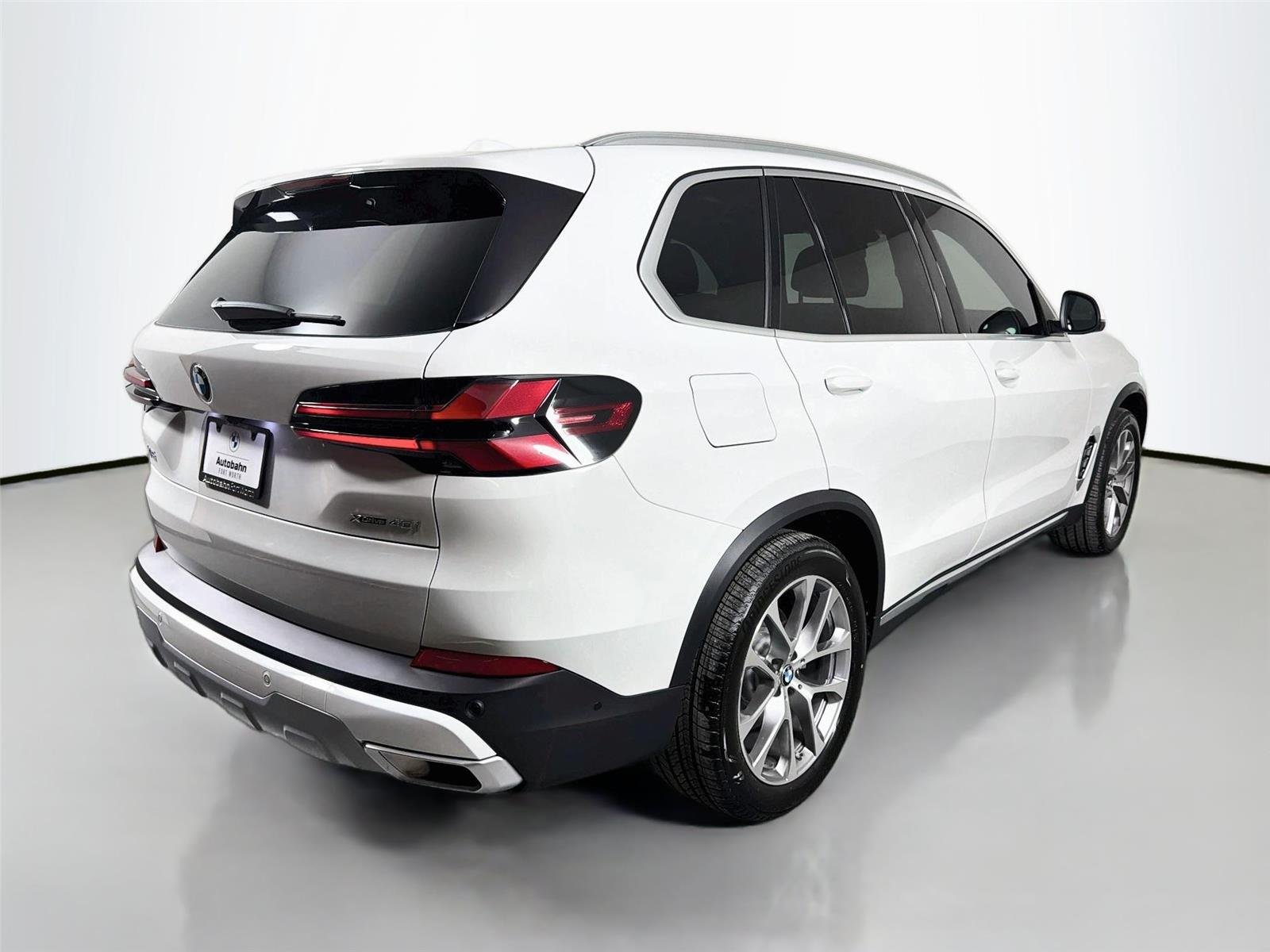 New 2026 Alpine White BMW xDrive40i image 5