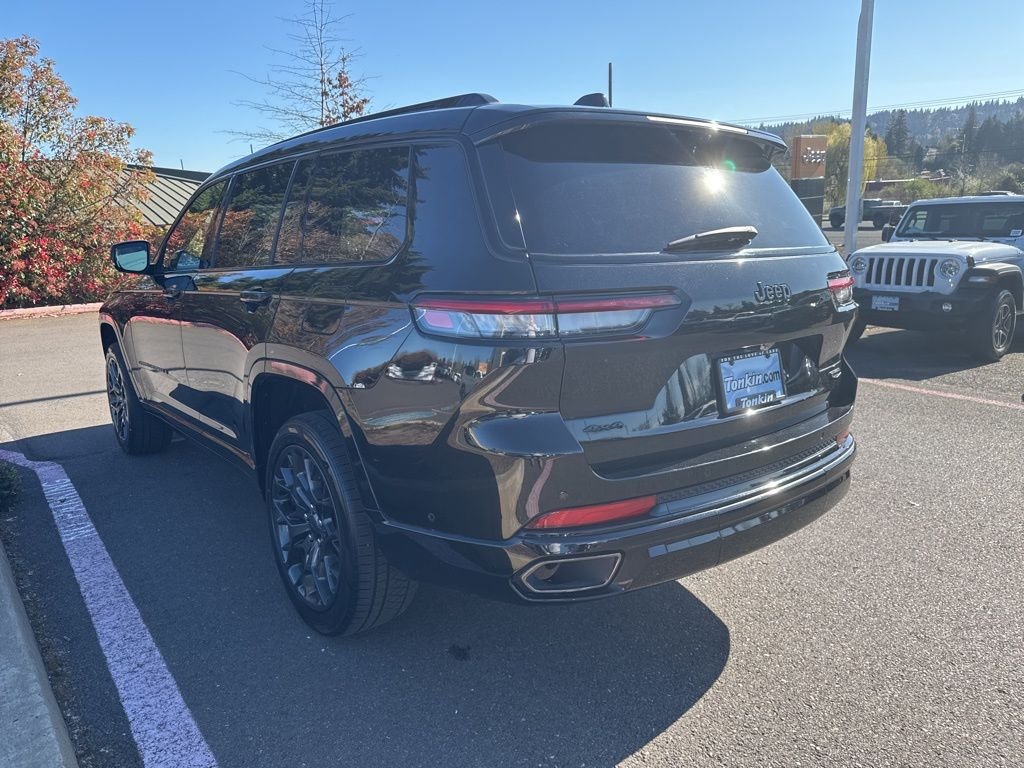 Used 2024 Black Jeep Summit image 5