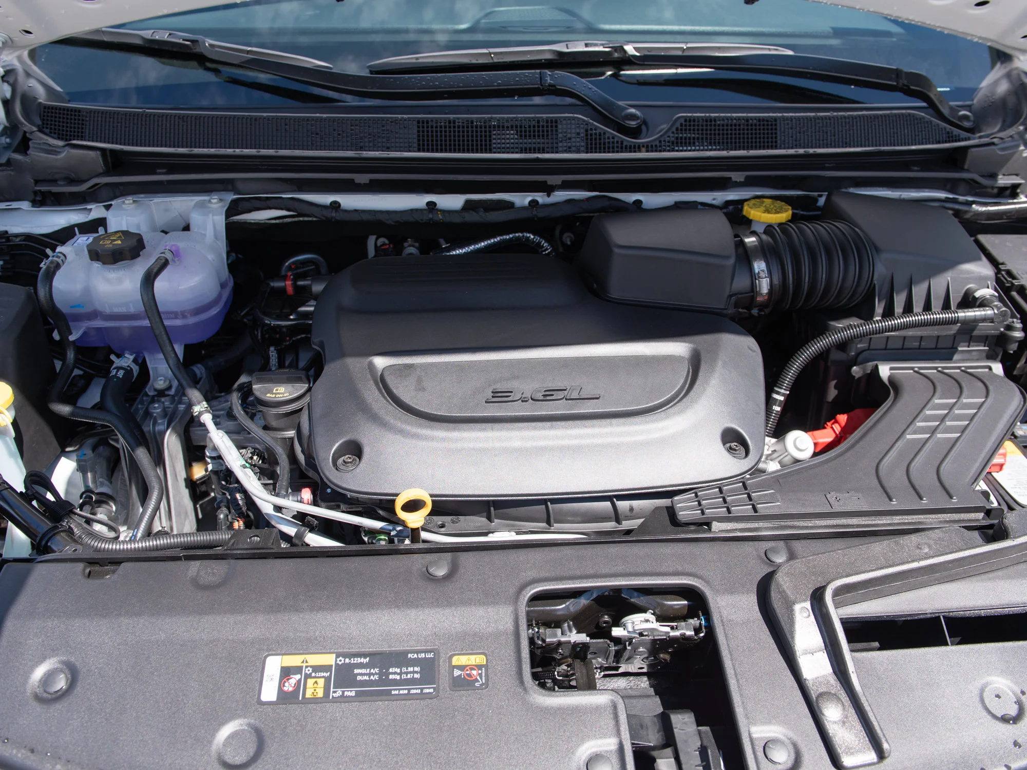 New 2027 White Chrysler Select*, Remote Start, Heated Leather Seats, Lane Departure Warning image 8
