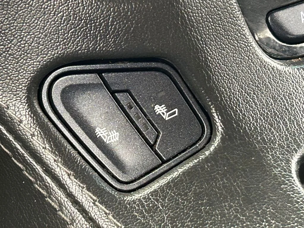 Used 2020 Shadow Gray Metallic Chevrolet LT image 29