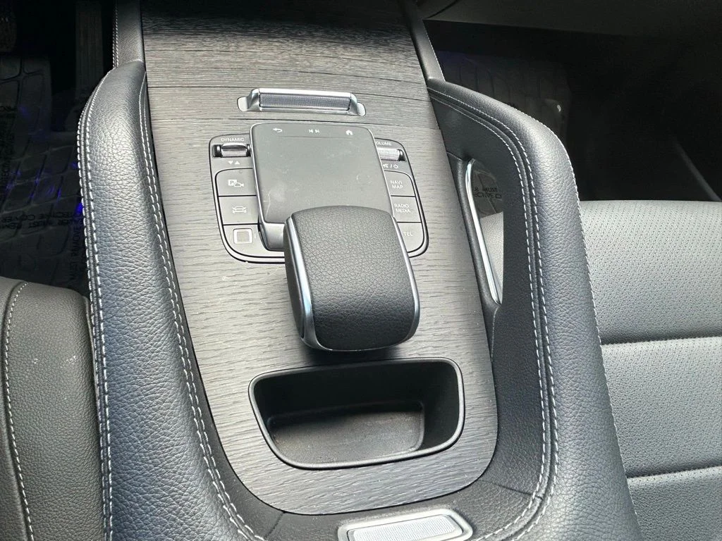 Used 2025  Mercedes-Benz GLE 450e image 19
