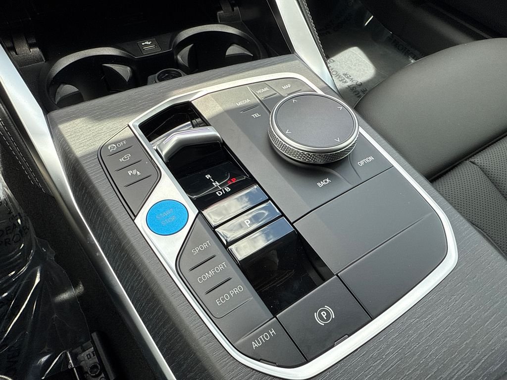 New 2026 Brooklyn Grey Metallic BMW xDrive40 image 26