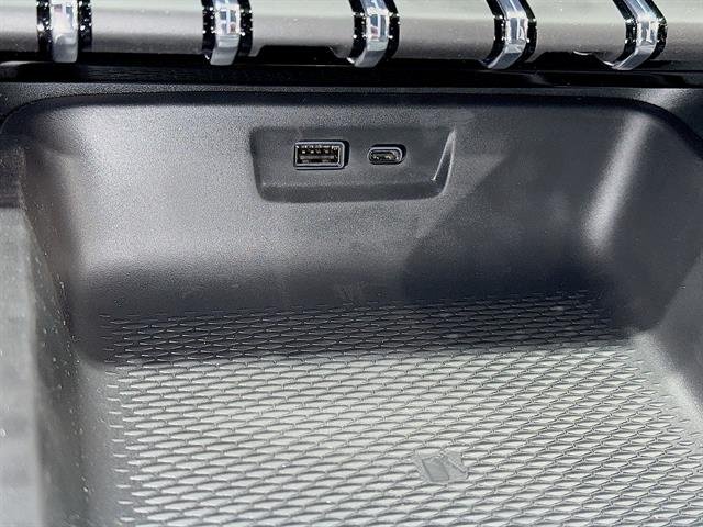 New 2026 Sterling Metallic GMC Elevation image 33