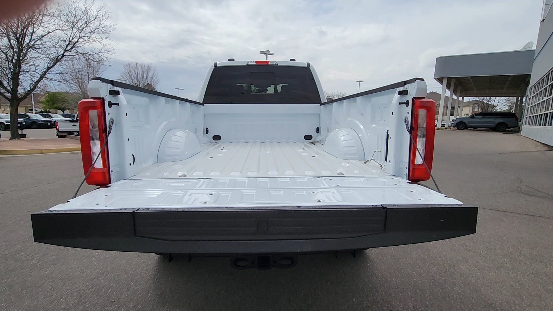 New 2026 Oxford White Ford XL image 37