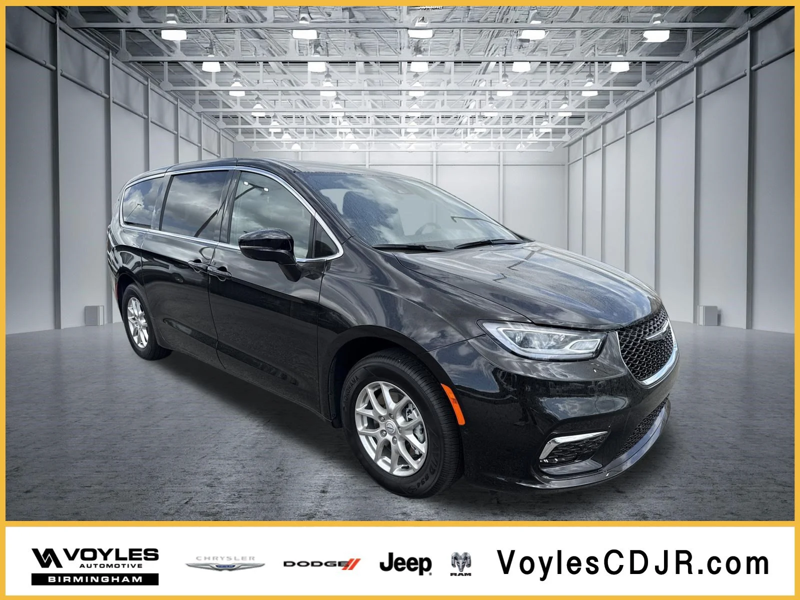 2026 Chrysler Pacifica Select's photo