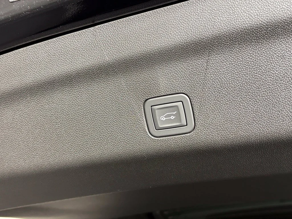2026 Chevrolet Suburban High Country - Photo 28