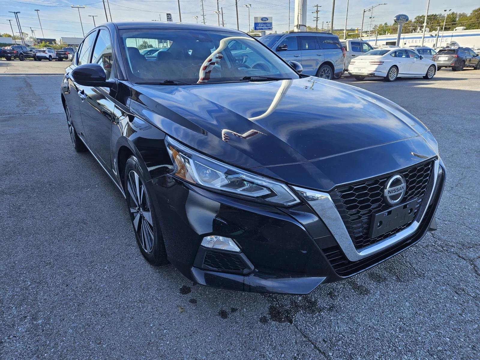 Used 2022 Super Black Nissan 2.5 SV FWD image 8