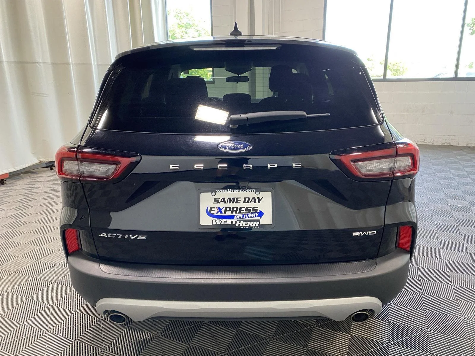 Used 2023 Agate Black Ford Active image 6
