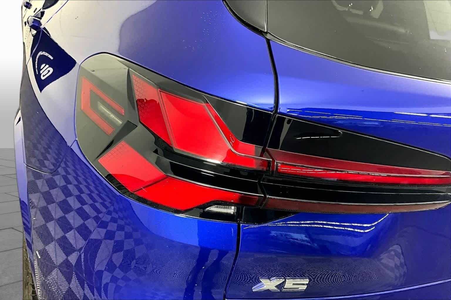 Used 2025 Marina Bay Blue Metallic BMW M60i image 28