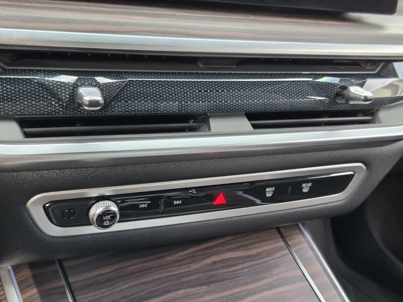 Used 2023 Black Sapphire Metallic BMW XDRIVE40I SPORTS ACTIVITY VEHICLE image 32