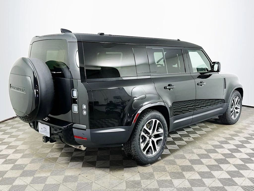 New 2026 Santorini Black Land Rover S image 5