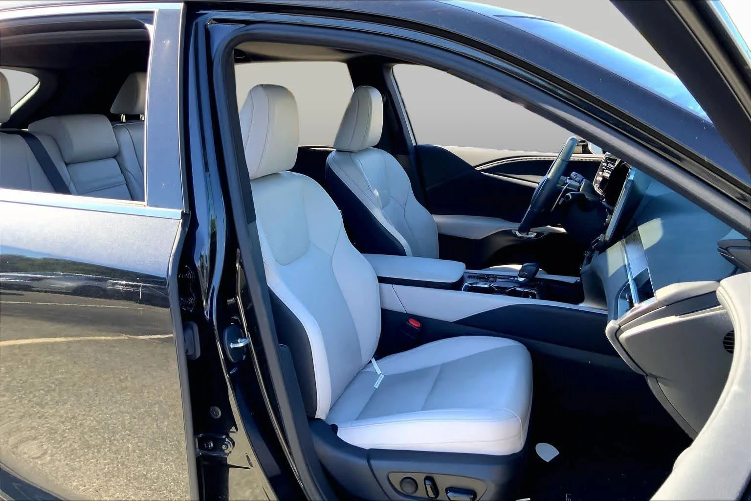 Certified Used 2023 Caviar Lexus Premium Plus image 9