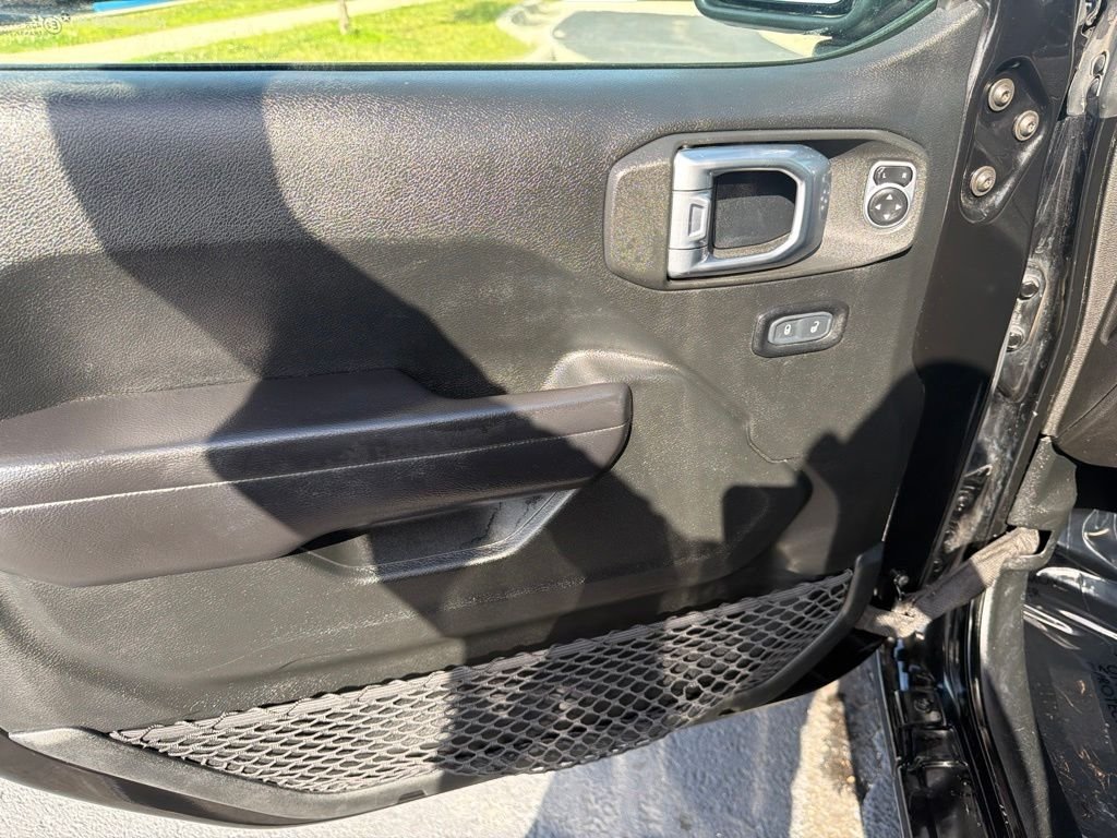 Used 2020 Black Jeep Unlimited Sport S image 9