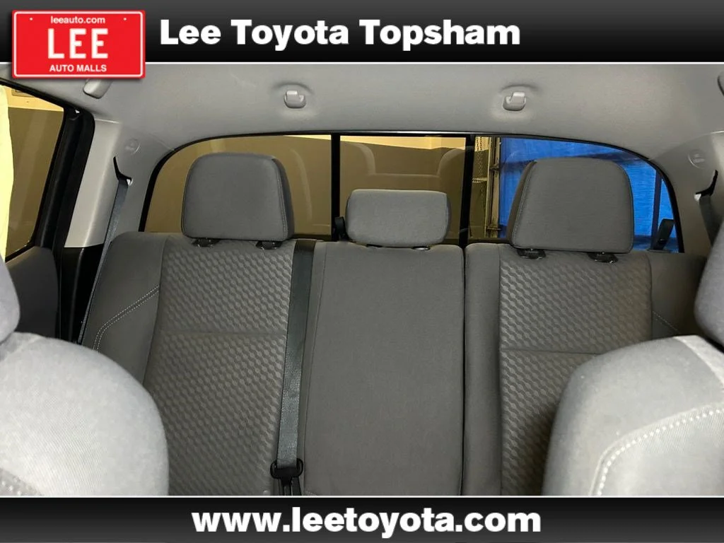Used 2022 White Toyota SR5 image 23