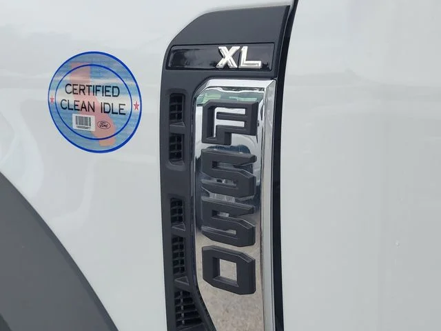New 2025 Oxford White Ford XL image 9
