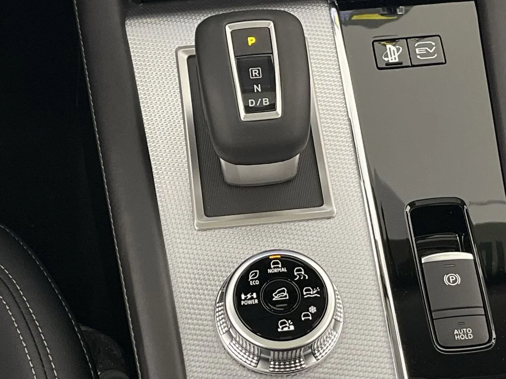 New 2025 Black Mitsubishi SEL S-AWC image 21
