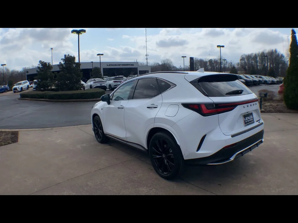 2026 Lexus NX PHEV 450h+ - Photo 6