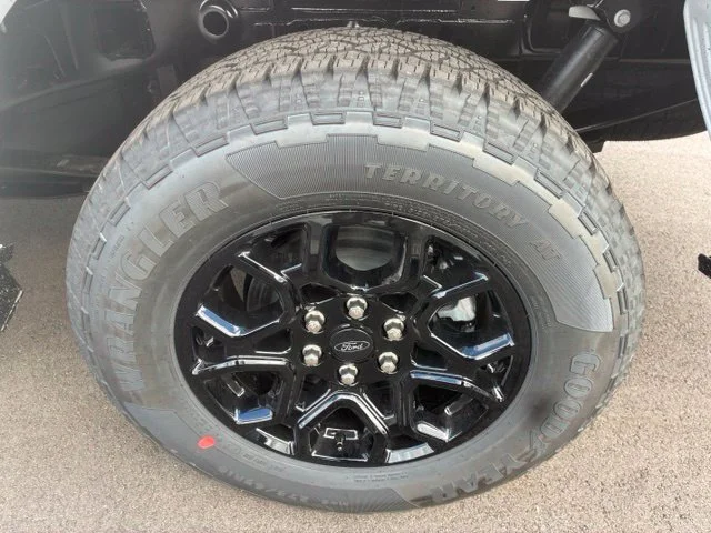 New 2026 Oxford White Ford XLT image 17