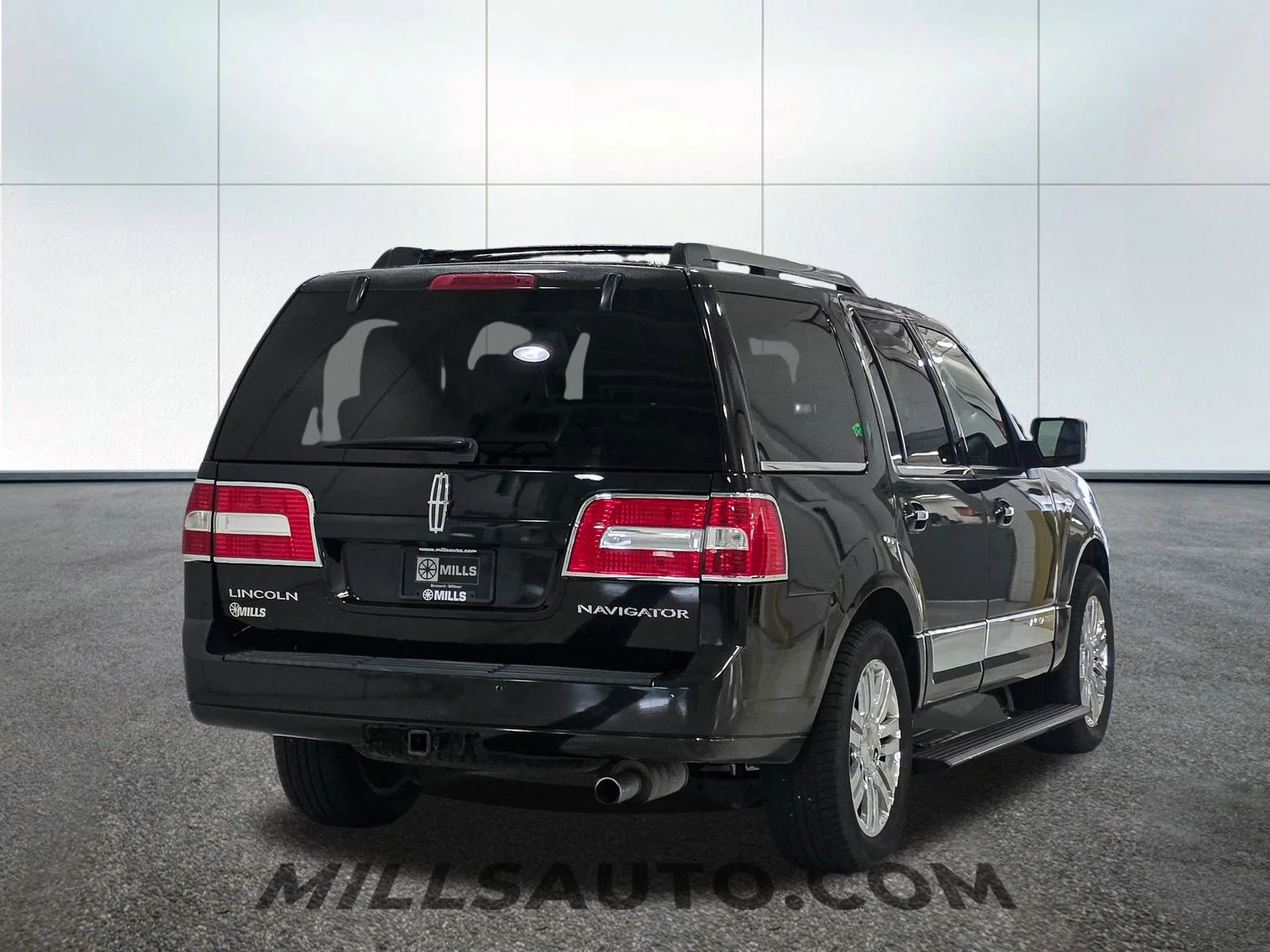 Used 2010 Tuxedo Black Metallic Lincoln Base image 7