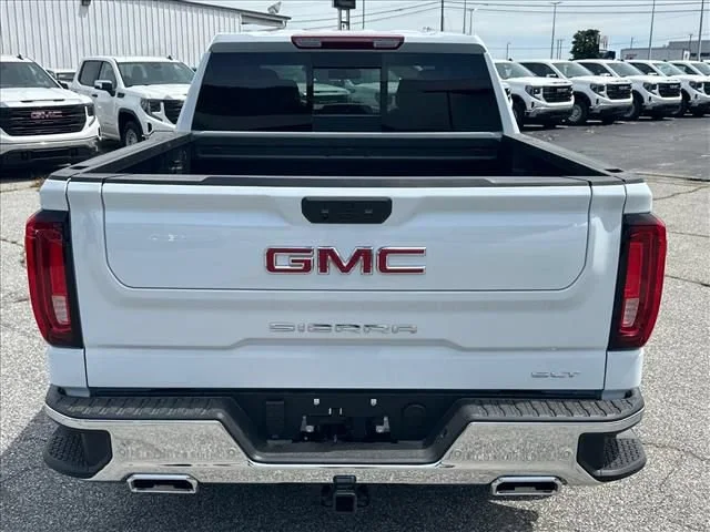 2026 GMC Sierra 1500 SLT - Photo 10