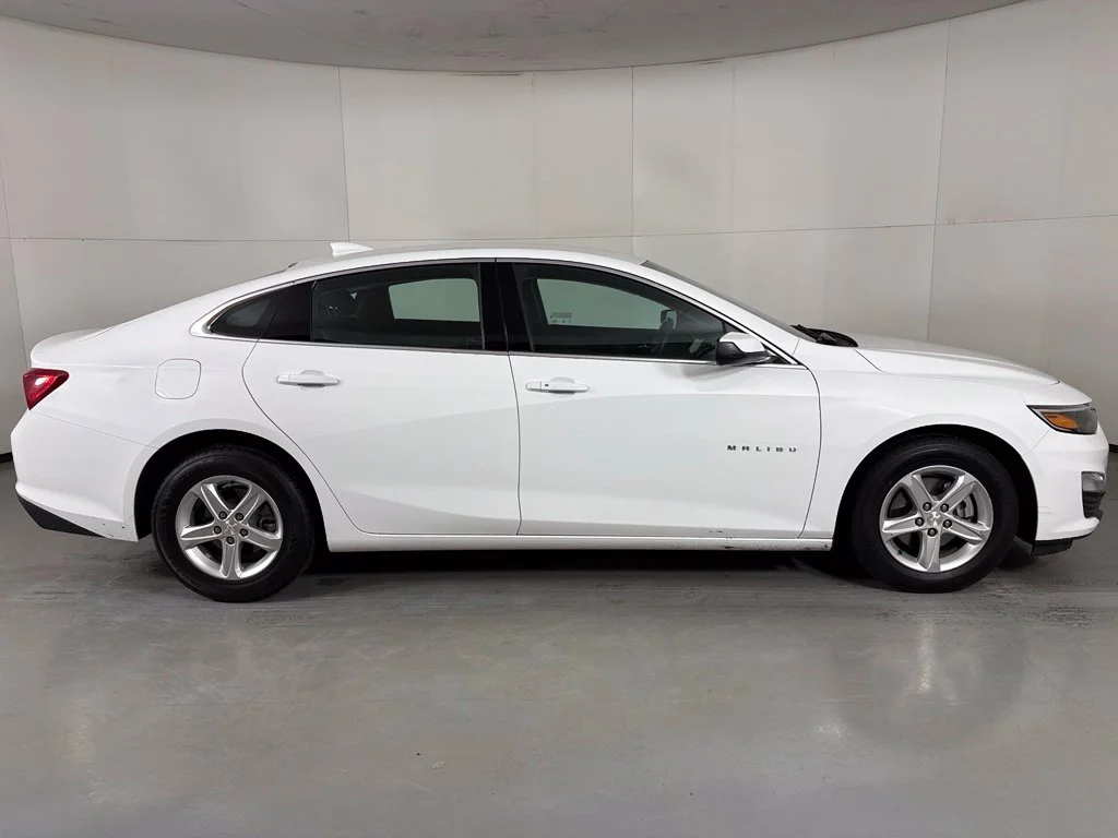 Used 2024 White Chevrolet LT image 9