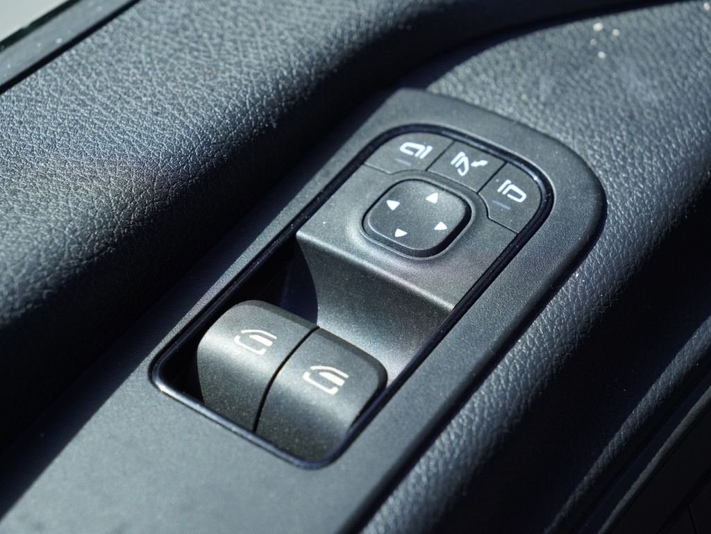 Used 2023  Mercedes-Benz Passenger 144 WB image 10
