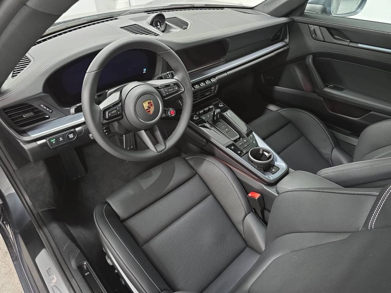 New 2026 Vanadium Grey Metallic Porsche Carrera 4S image 4