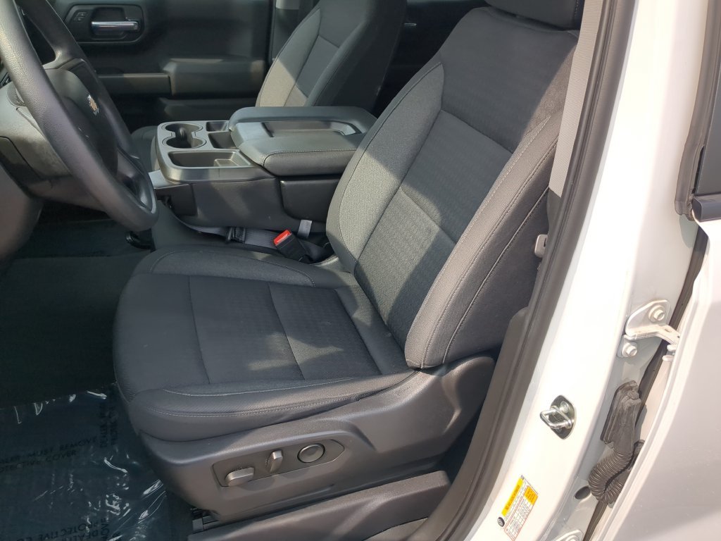 Used 2023 White Chevrolet Custom image 20