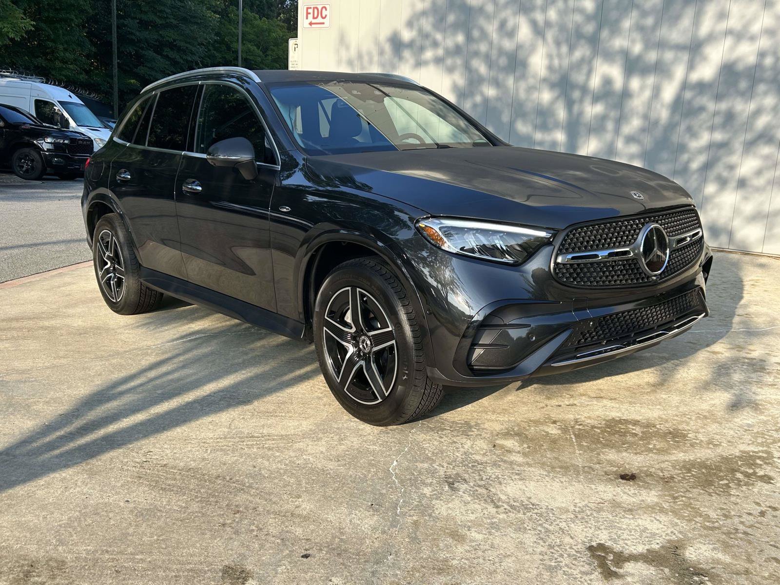 Certified Used 2025 Graphite Grey Metallic Mercedes-Benz GLC 350e 4MATIC® SUV image 4