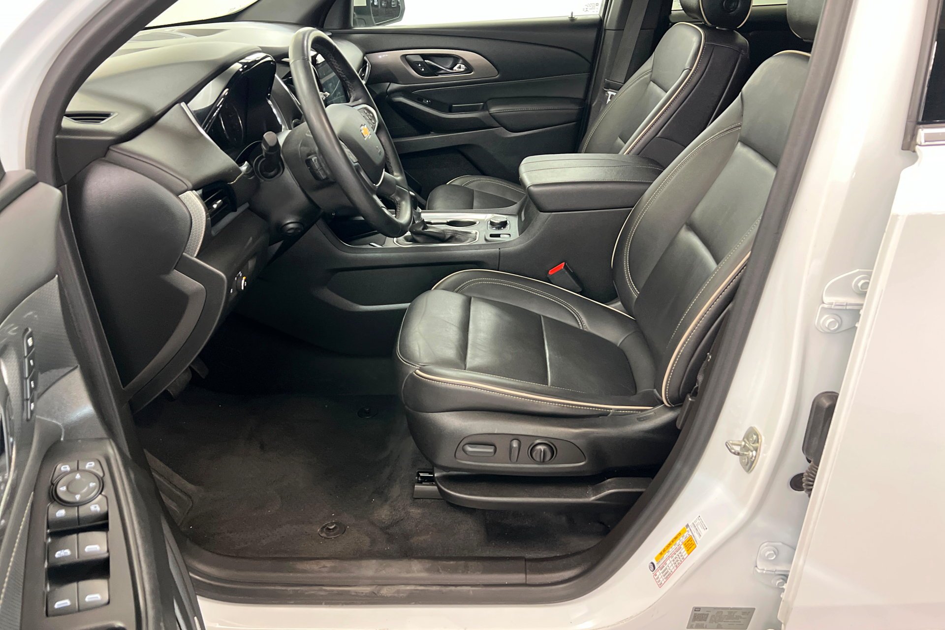 Used 2023 Summit White Chevrolet Premier image 18