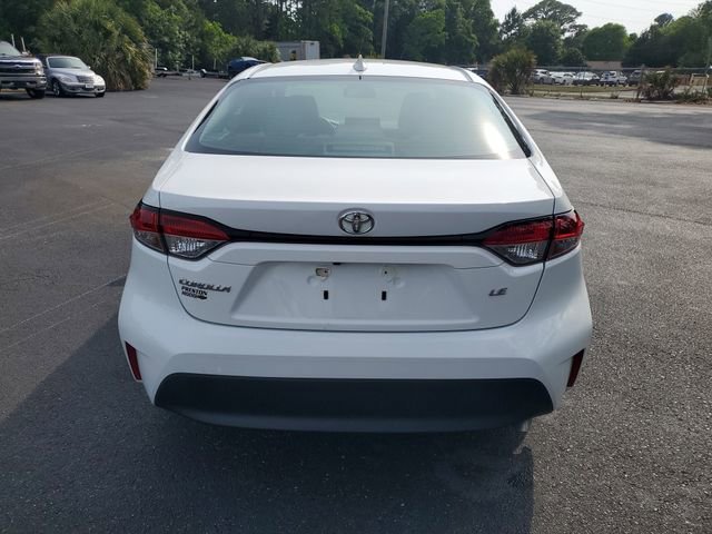 Used 2023 White Toyota LE image 5
