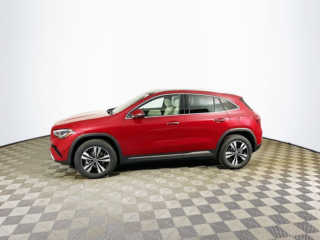New 2026 MANUFAKTUR Patagonia Red Metallic Mercedes-Benz GLA 250 image 3