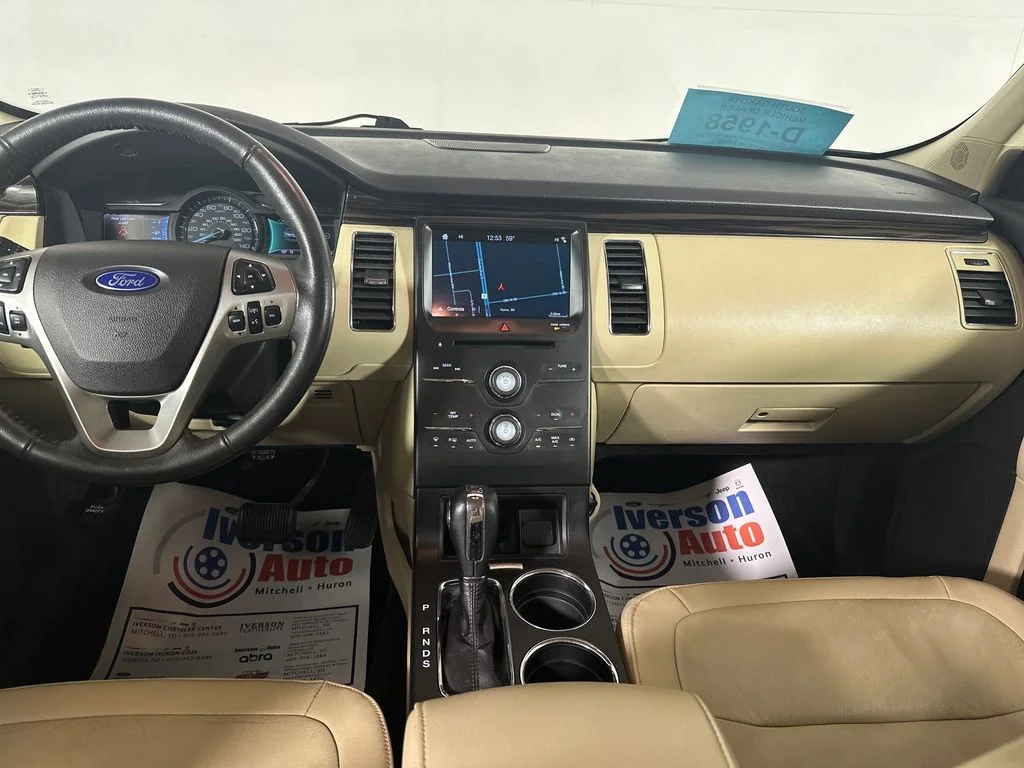 Used 2018 Black Ford SEL image 30