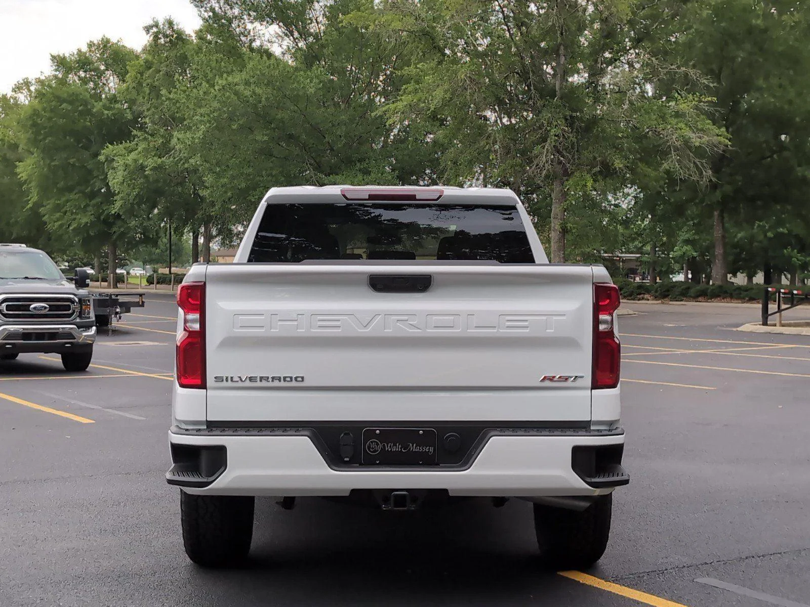 New 2026 Summit White Chevrolet RST image 4